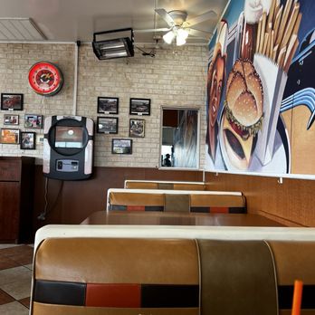 A&W Restaurant - Booth seating with a retro mural - American Near Me - Boulder City, Nevada A&W Restaurant - Booth seating with a retro mural - American Near Me - Boulder City, Nevada
