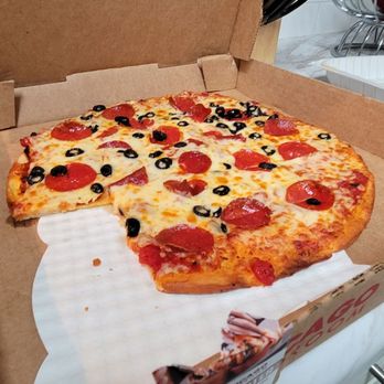 Old Chicago Pizza + Taproom - Pizza from old chicago. - Pizza Near Me - Independence, Missouri