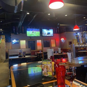 Jeffersons - Bar area - American Near Me - Manchester, Tennessee Jeffersons - Bar area - American Near Me - Manchester, Tennessee