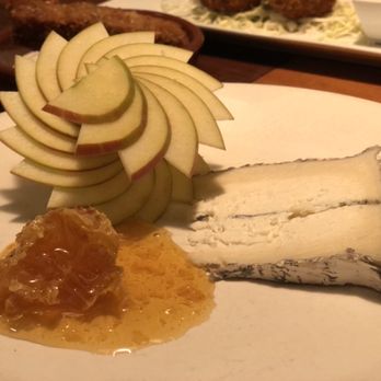 Bar Acuda - Local North Shore Honeycomb - Tapas Bars Near Me - Hanalei, Hawaii