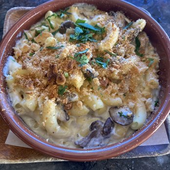 Saint & Second - Mac & 'Shrooms' perfectly cooked and the right amount of cheesy gooeyness. - New American Near Me - Long Beach, California