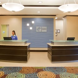 Holiday Inn Express & Suites St. Joseph
