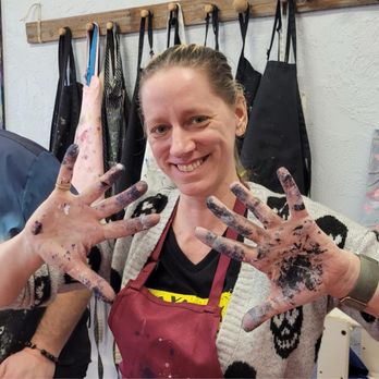 Vino and Vango - Paint & Sip Near Me - Junction City, Oregon