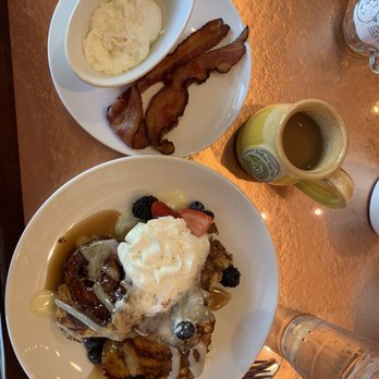 Another Broken Egg Cafe - Cinnamon roll French toast - Breakfast & Brunch Near Me - Pembroke Pines, Florida