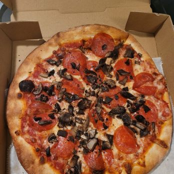 JoJo's Ny Style Pizza - Small pizza with pepperoni and mushroom - Pizza Near Me - Hollywood, Florida JoJo's Ny Style Pizza - Small pizza with pepperoni and mushroom - Pizza Near Me - Hollywood, Florida