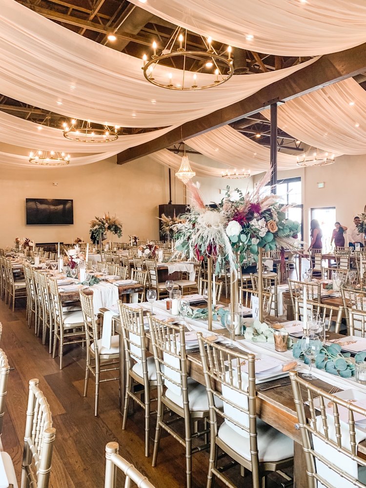 THE WILD OAK Updated August 2024 57 Photos 450 W Gillman Lane