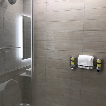 Element Sedona - Walk-in shower - Hotels Near Me - Sedona, Arizona Element Sedona - Walk-in shower - Hotels Near Me - Sedona, Arizona