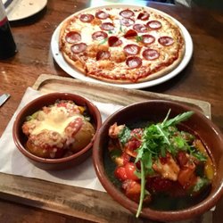 Bella Vita - Spanish Chicken (It was Excellent) and pepperoni pizza (Not excellent)