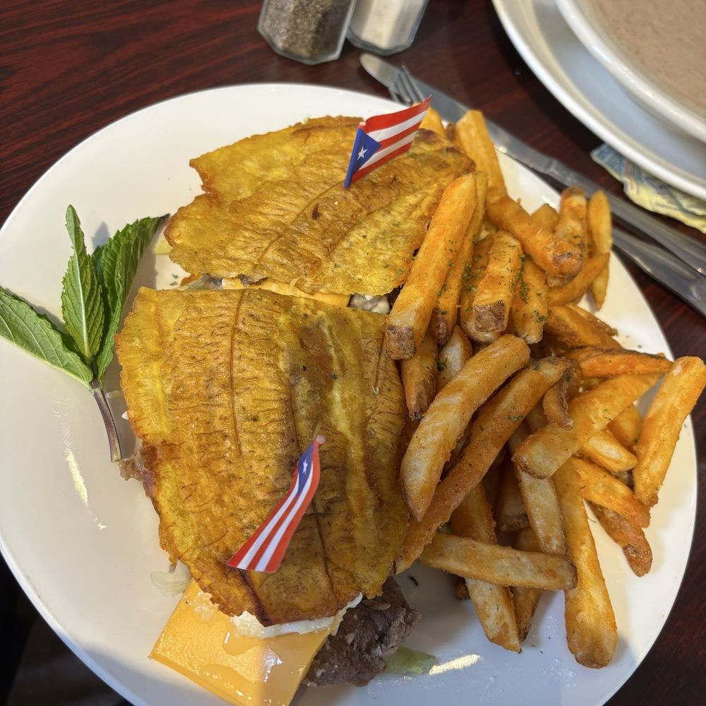 Jibarito with fries.