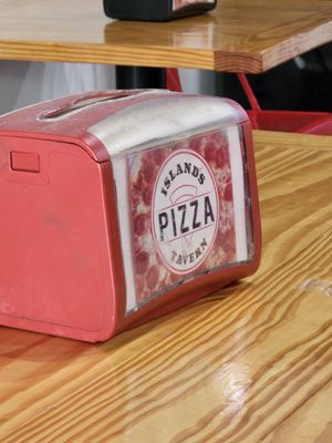 Islands Pizza Tavern by null