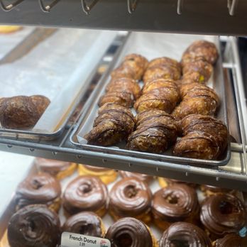 Liliha Bakery - Bakeries Near Me - Honolulu, Hawaii