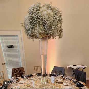 Vista Lago Ballroom - Floral Centerpiece by Gladys Flowers - Party & Event Planning Near Me - Miami, Florida
