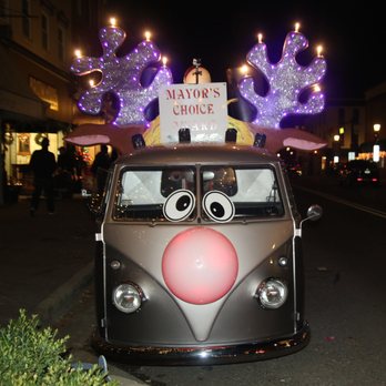 Preservation Dental - Join us for the 2018 Holiday Lighted Parade in downtown Northville on Friday, November 16th! - General Dentistry Near Me - Northville, Michigan Preservation Dental - Join us for the 2018 Holiday Lighted Parade in downtown Northville on Friday, November 16th! - General Dentistry Near Me - Northville, Michigan