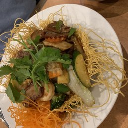 Fried noodle bowl