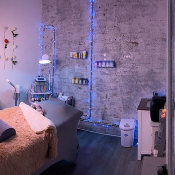 Runway Aesthetics Beauty - Eyelash Service Near Me - Chicago, Illinois Runway Aesthetics Beauty - Eyelash Service Near Me - Chicago, Illinois
