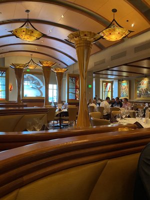 Eddie Merlot's by null