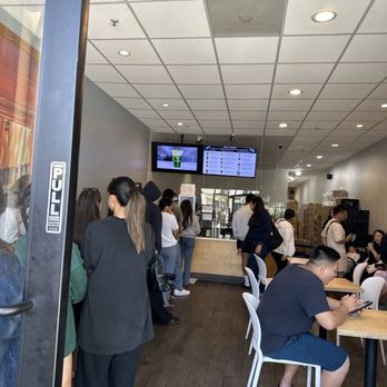 Izumi Matcha - Interior- weekend - Ice Cream & Frozen Yogurt Near Me - San Jose, California