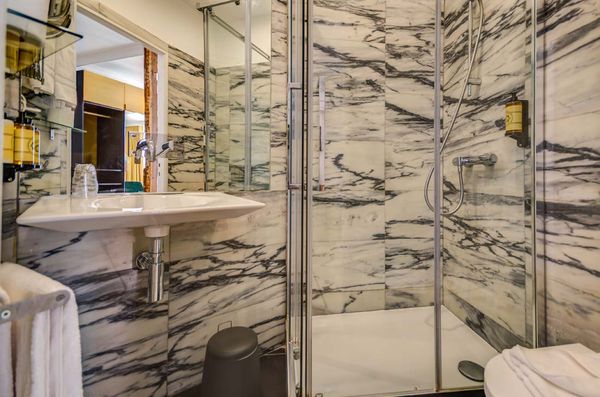 Quinta Colina by Shiadu by null