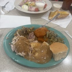 Apple Barrel Restaurant - Thanksgiving meal and the Chefs salad