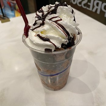 Häagen-Dazs - Midnight Cookies and Cream Dazzler Sundae - Ice Cream & Frozen Yogurt Near Me - Sacramento, California Häagen-Dazs - Midnight Cookies and Cream Dazzler Sundae - Ice Cream & Frozen Yogurt Near Me - Sacramento, California