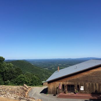 Stone Mountain Vineyards - Wineries Near Me - Dyke, Virginia