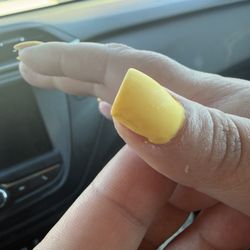 Evey Nail Salon - Even the fingers are painted.