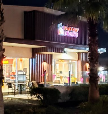 Dunkin' by null