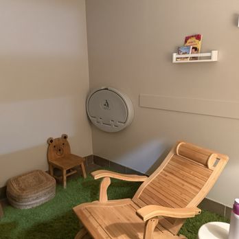 Buckle - Nursing mothers room - Outlet Stores Near Me - Mebane, North Carolina