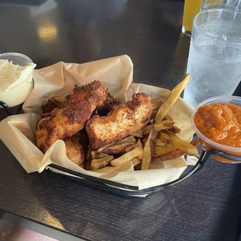 Wingman Birdz + Brewz - Skinny Dipper Tenders - Bars Near Me - Walla Walla, Washington