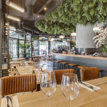 Le Choupinet - Table d'hôte - Brasseries Near Me - Paris, 01