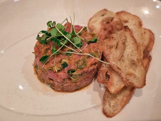 Les Cavistes | Bistro Bar à vin Boutique by null