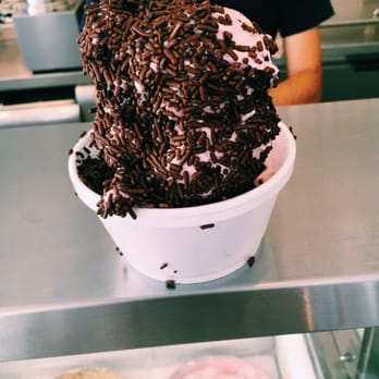 Nana's Ice Cream and Candy - Maine Blackbear! - Ice Cream & Frozen Yogurt Near Me - Wareham, Massachusetts