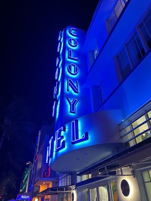 The Colony Hotel by null