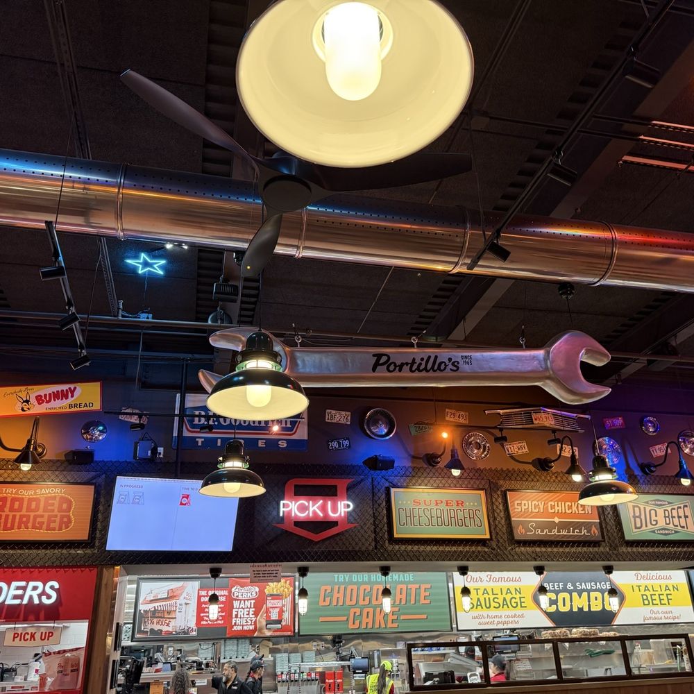 Portillo's Lubbock - Inside - Hot Dogs Near Me - Lubbock, Texas