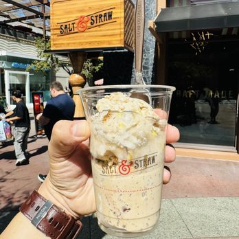 Salt & Straw - Coffee Love Nuts - Ice Cream & Frozen Yogurt Near Me - Anaheim, California