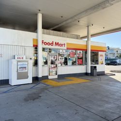 Hawthorne Shell Gas Station
