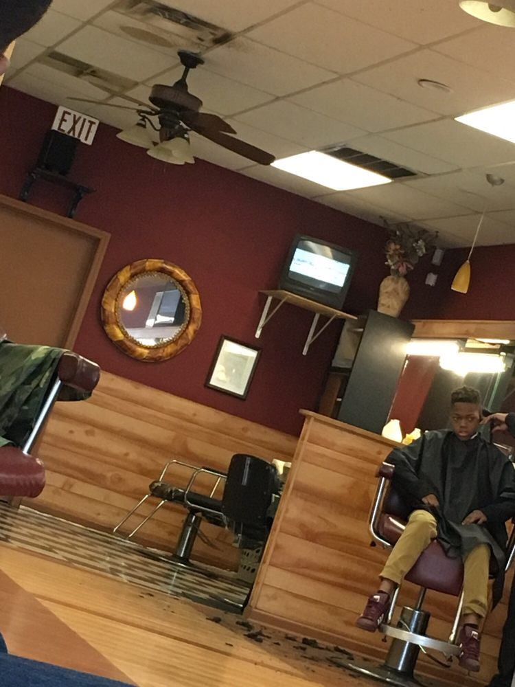 GILLESPIE BARBER AND STYLIST Updated August 2024 2601 N Tryon St