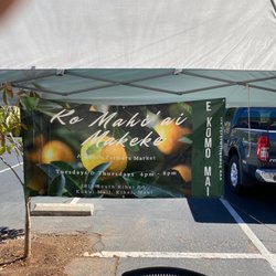 Kukui Mall - Farmers Market with local crafters in rear on saturdays 8am to noon and Tuesdays 4pm to 7pm