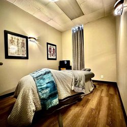 American Academy of Massage and Wellness - Massage room