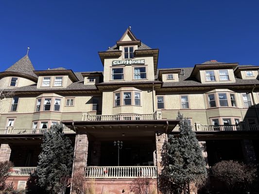 The Cliff House at Pikes Peak by null