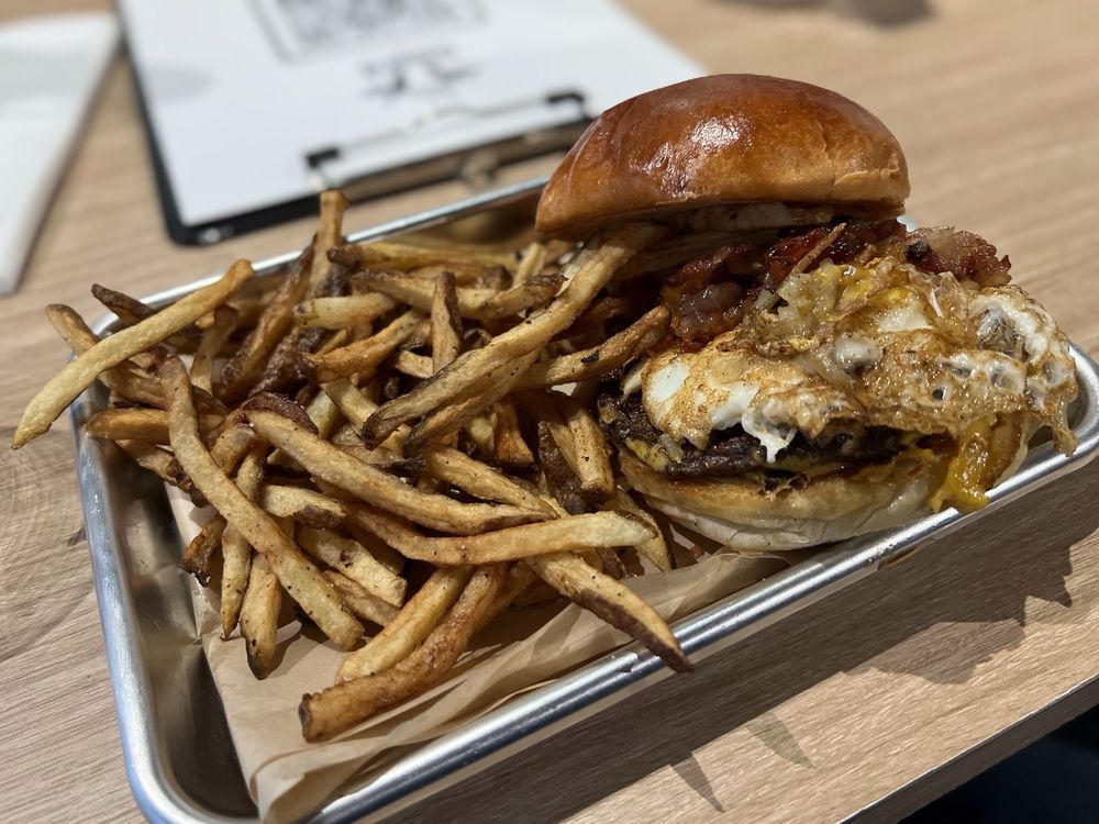 MOO’D BURGER BAR Updated November 2024 18 Photos & 13 Reviews