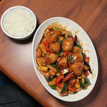 Sushi Tomo - Kung pao chicken - Japanese Near Me - Pittsburgh, Pennsylvania