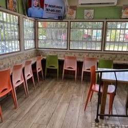 Villa Esperanza Bakery - Comedor