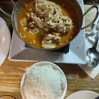 Ayada Thai - Thai Near Me - Elmhurst, New York