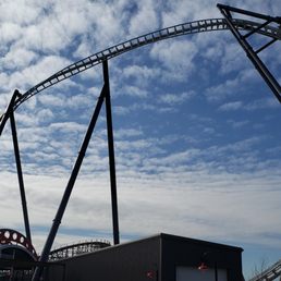 Maxx Force - Six Flags erroneously states this dive loop on Maxx Force as a "double inversion". They're fucking liars. It's just ONE inversion. - Amusement Parks Near Me - Gurnee, Illinois