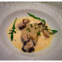 Auberge de la Mère Duval - [2EME ENTRÉE] huitres pochées sur lit de topinambours et velouté de foie gras