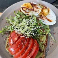 Ladelokal - Avocado toast... yum!