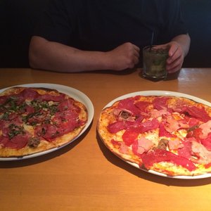 california pizza kitchen at legacy village 104 photos 102 reviews pizza 25365 cedar rd lyndhurst oh restaurant reviews phone number menu