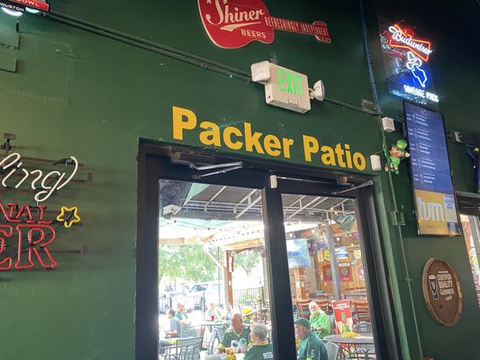 Mo's Irish Pub by null