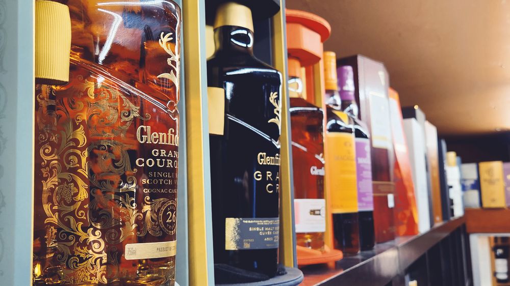 HOUSE OF LIQUOR Updated April 2024 17 Photos & 13 Reviews 1008 E Colorado St, Glendale